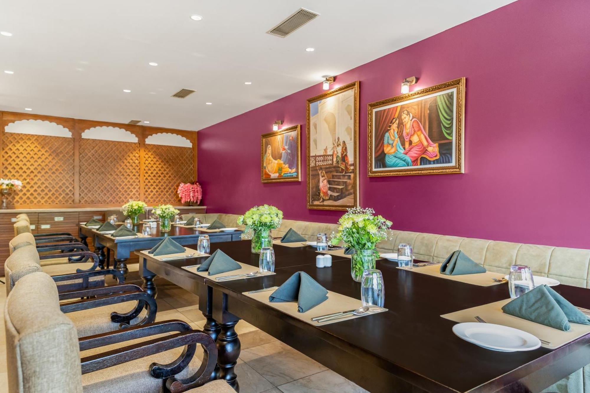 Holiday Resort & Spa A Unit Of S Poddar Group Gandhidham Bagian luar foto