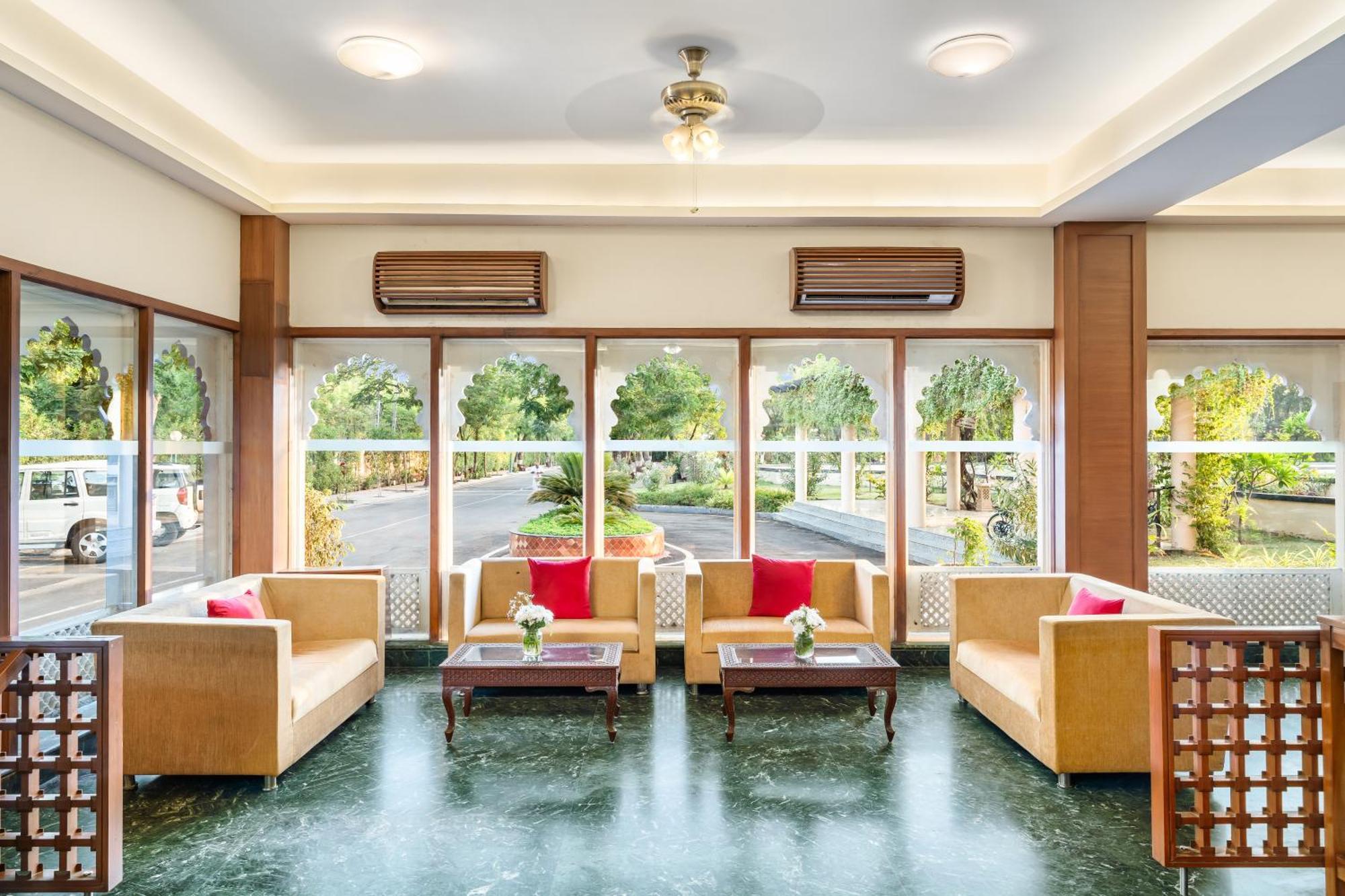 Holiday Resort & Spa A Unit Of S Poddar Group Gandhidham Bagian luar foto