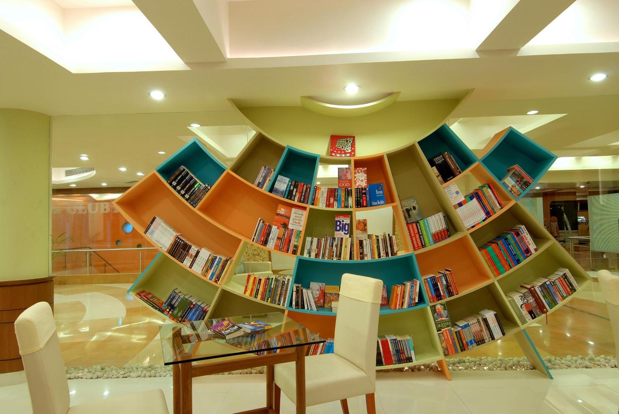 Holiday Resort & Spa A Unit Of S Poddar Group Gandhidham Bagian luar foto