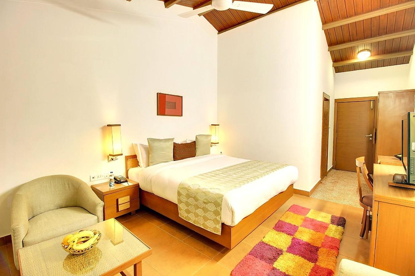 Holiday Resort & Spa A Unit Of S Poddar Group Gandhidham Bagian luar foto