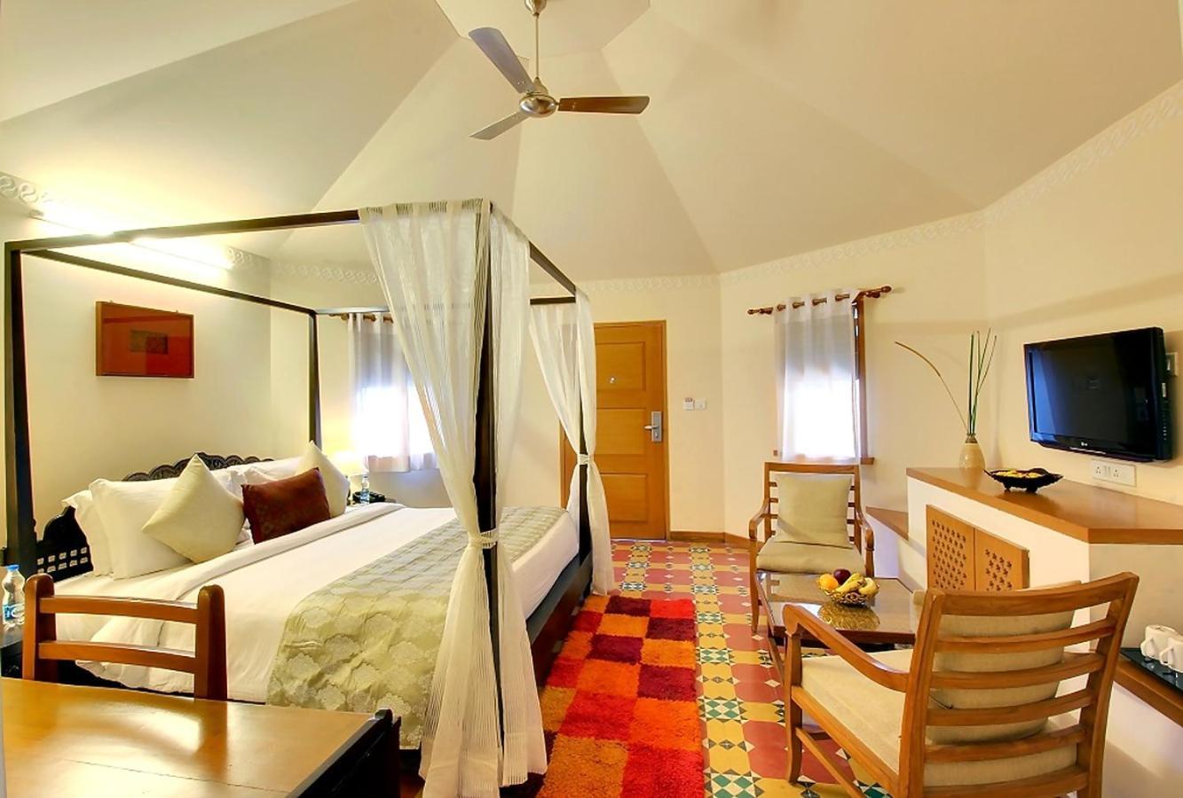 Holiday Resort & Spa A Unit Of S Poddar Group Gandhidham Bagian luar foto