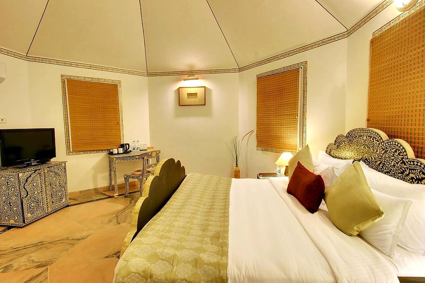 Holiday Resort & Spa A Unit Of S Poddar Group Gandhidham Bagian luar foto